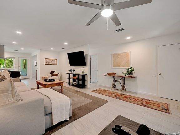 5th image of 13434 CORAM PEAK ST