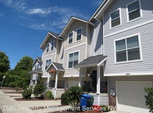 16922 NE Halsey St, Portland, OR 97230