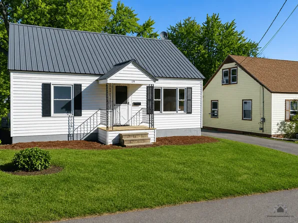 15 Elmhurst St, Waterville, ME 04901