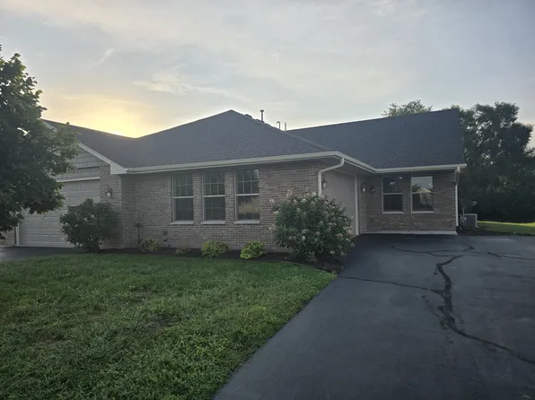 5689 Southdown Ln, Roscoe, IL 61073