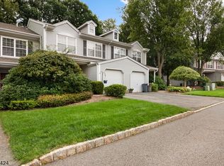 61 Hickory Way, Mount Arlington, NJ 07856