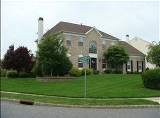1726 Washington Valley Dr, Stewartsville, NJ 08886
