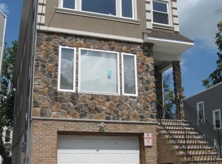 212 Bayview Ave #1, Jersey City, NJ 07305