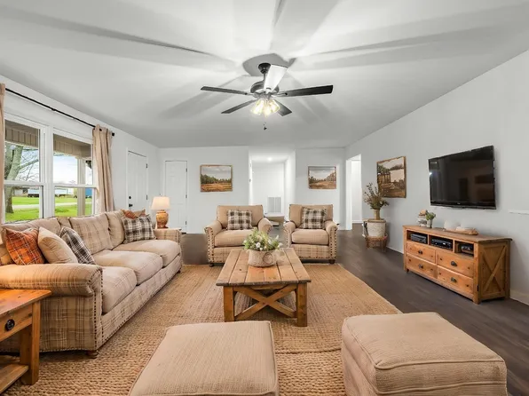 124 Tom Link Rd, Cottontown, TN 37048