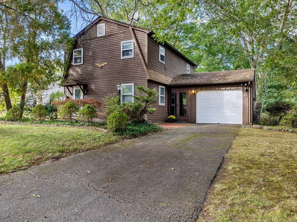 6 Fulmore Drive, Waterford, CT 06385