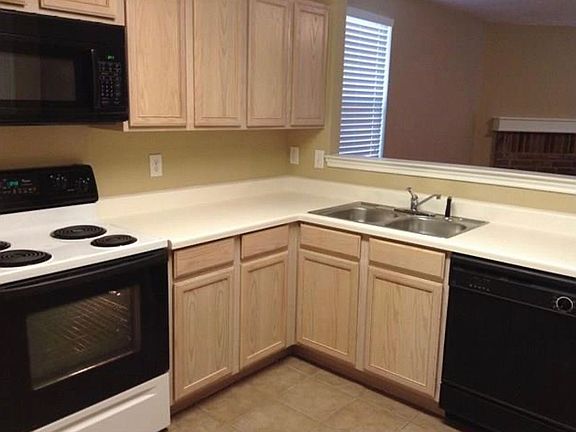 4th image of 16661 Jasmine Springs Dr