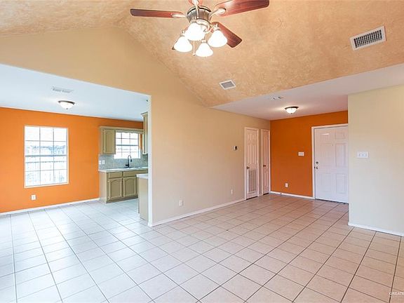 3rd image of 1800 Curtis Dr