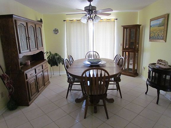 3rd image of 19 Creek Ct