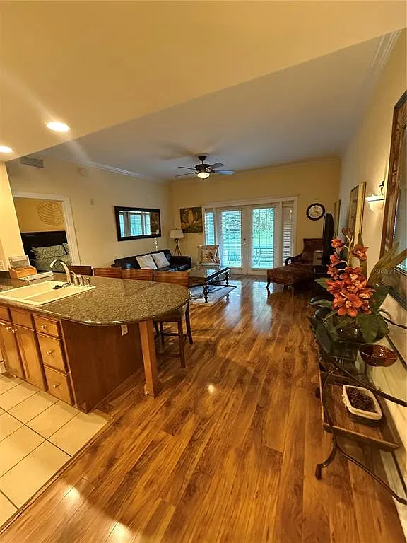3 bed, 2.0 bath, 1344 sqft, $1,849 — Photo 3