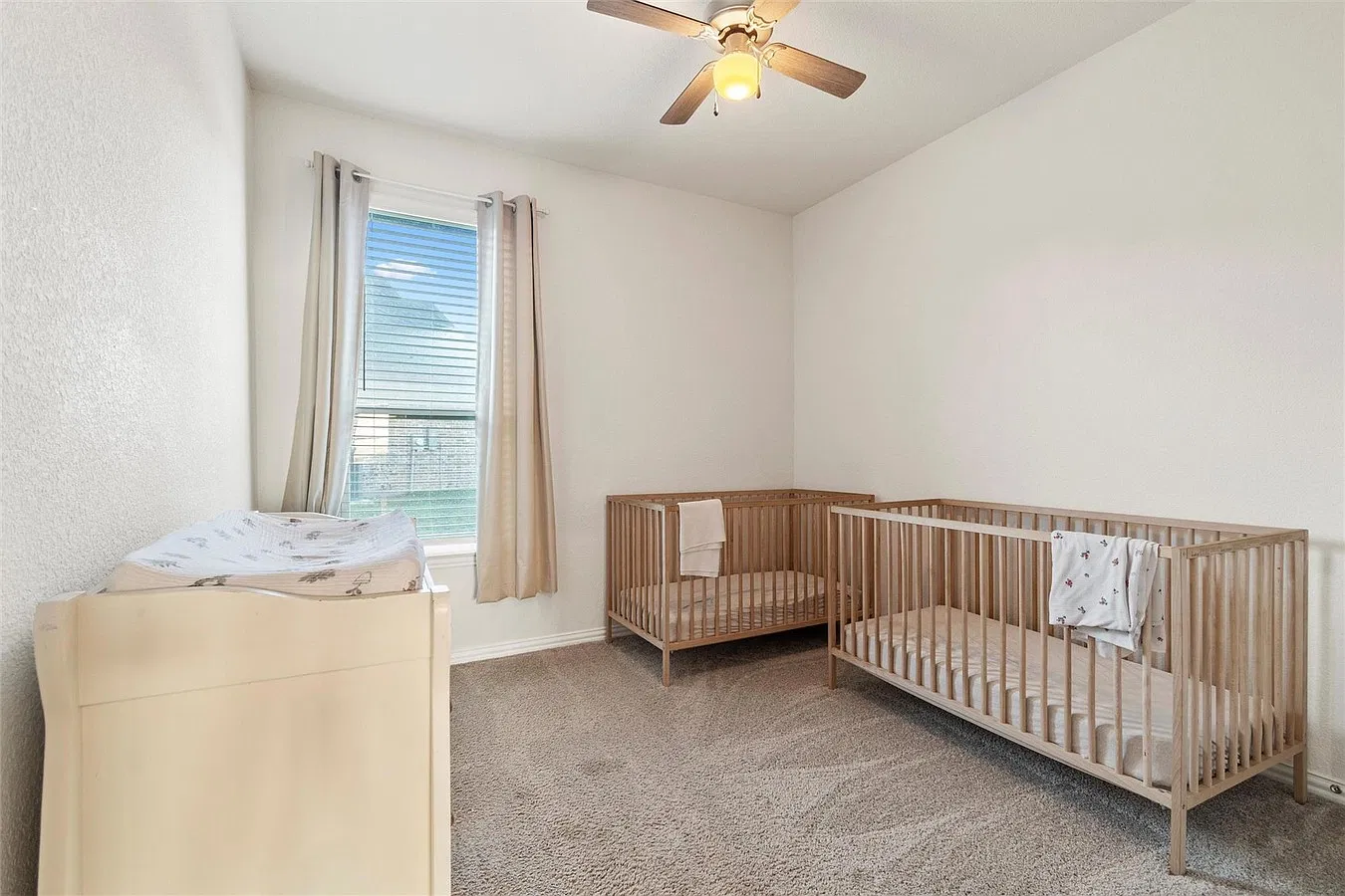 4 bed, 2065 sqft, $2,795 — Photo 4