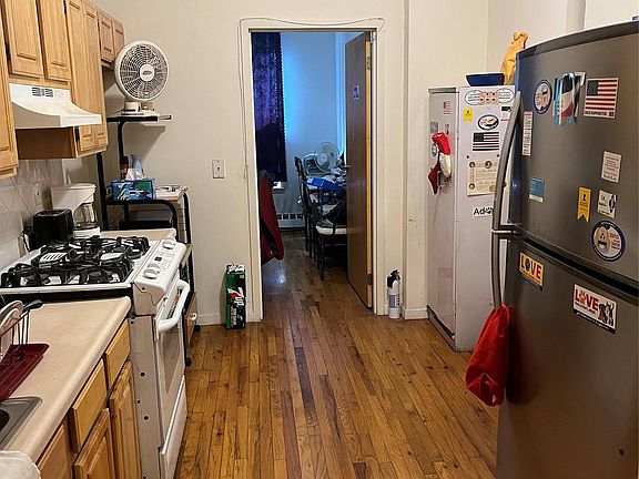 2nd image of 103 E East 97th Street #1B