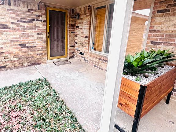 2nd image of 5809 2nd St