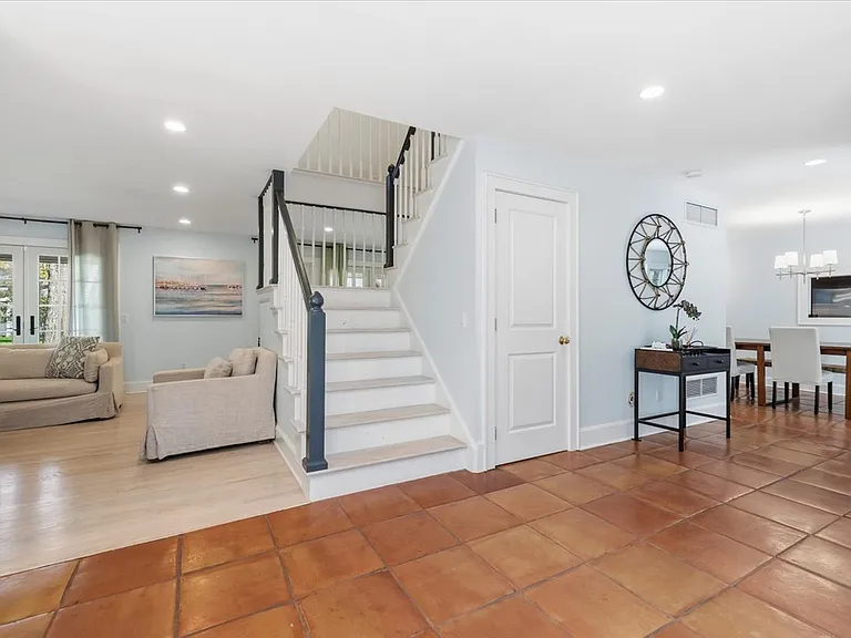 49 Beach Ave — Photo 26