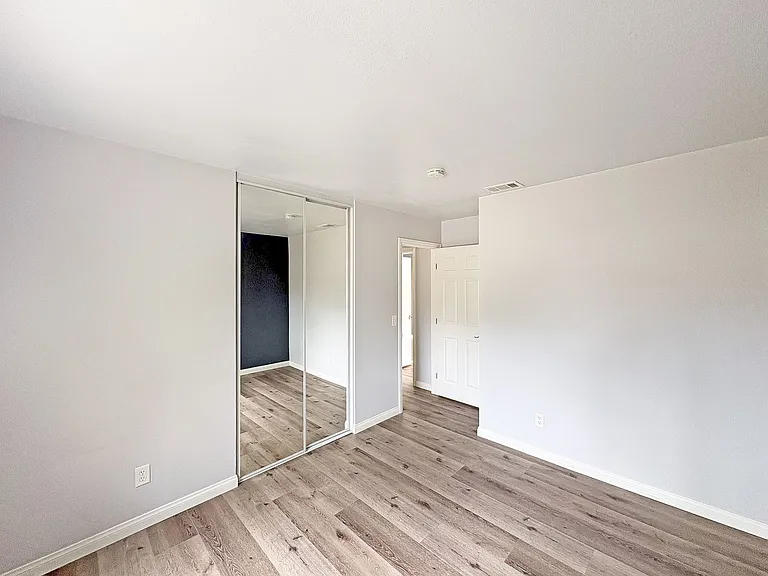 266 Oleander Dr — Photo 17