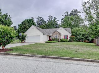 707 Manor Ridge Dr, Loganville, GA 30052