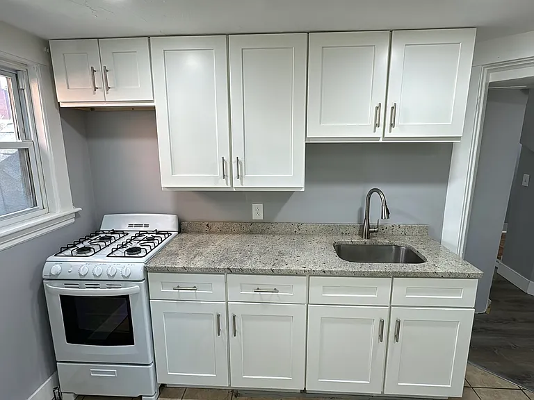47 West St #7 — Photo 8
