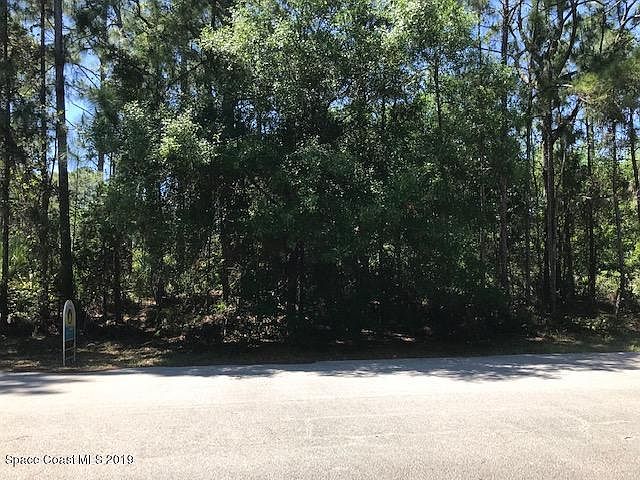 2nd image of 925 Sable Cir SE