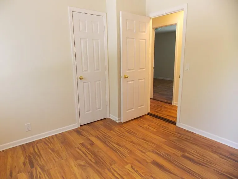 9804 S 23rd St — Photo 22