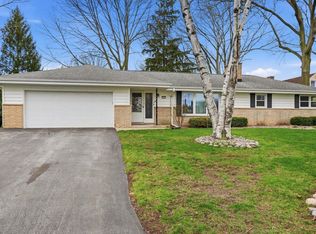1415 N 118th St, Wauwatosa, WI 53226
