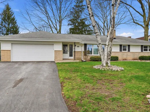 1415 North 118th STREET, Wauwatosa, WI 53226