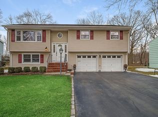 27 Parrott Mill Rd, Chatham, NJ 07928