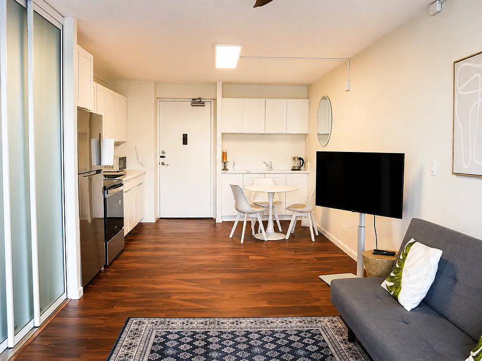Beautifully upgraded livingroom, kitchen, dining area