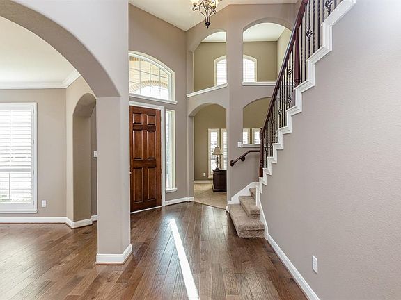 3rd image of 5502 Pecan Leaf Dr