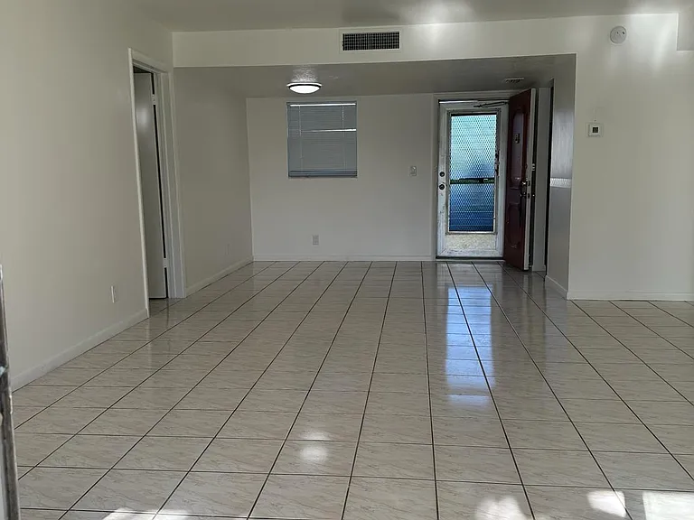 225 Bonnie Blvd #116 — Photo 9