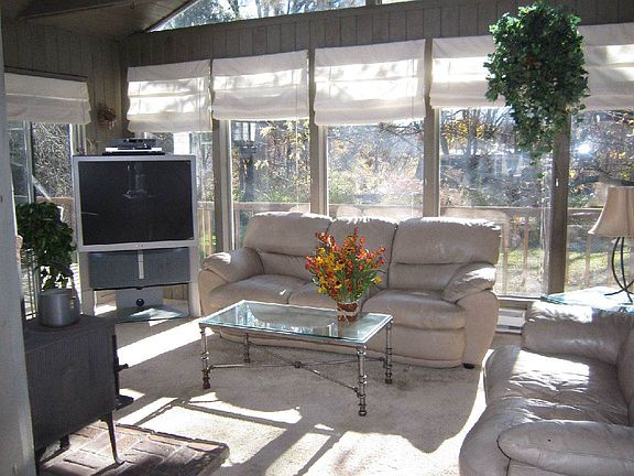 14 Diamond Rd Danbury, CT