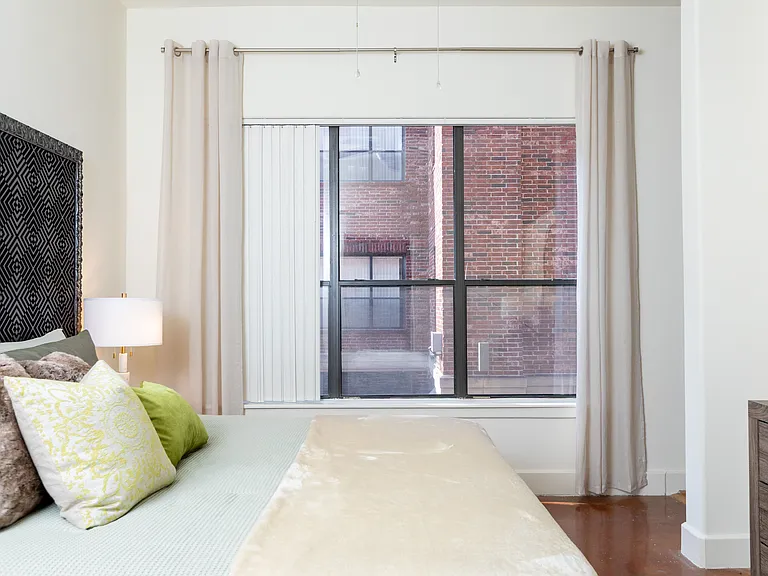 Sabine Street Lofts — Photo 34