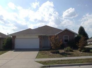 1217 N Hilton Ave, Springfield, MO 65803