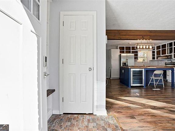 3rd image of 6310 Field Glen Rd