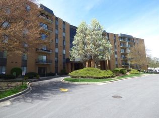 700 N Bruce Ln APT 103, Glenwood, IL 60425
