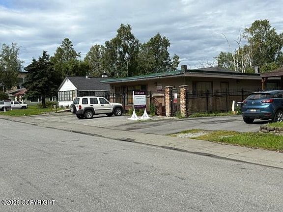 2nd image of 515 E 12th Ave