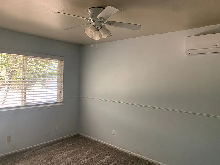 1921 Drexel Dr — Photo 14