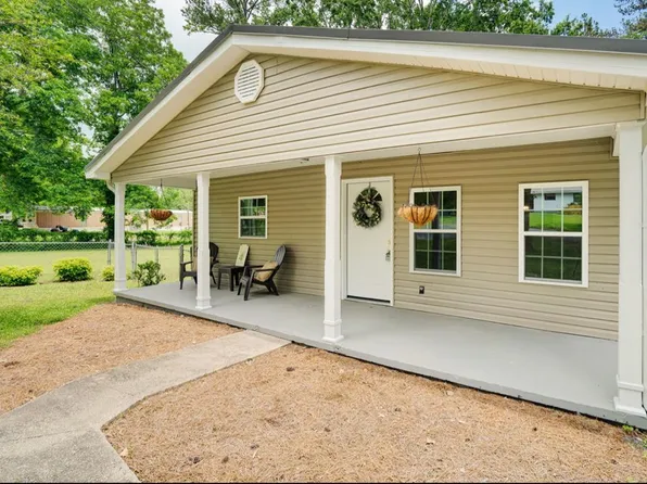 107 S Lakeshore Dr, Tunnel Hill, GA 30755