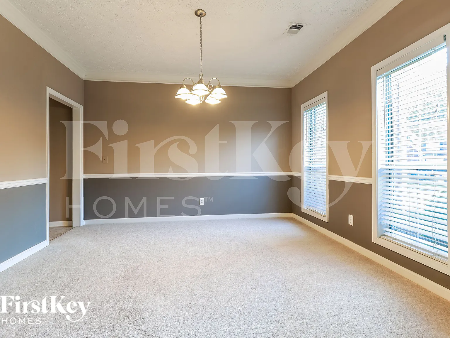 4 bed, 2.5 bath, 2238 sqft, $2,355 — Photo 4
