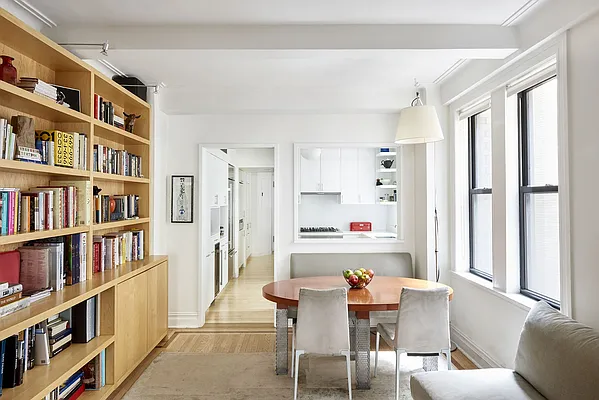 Sold by Warburg | media 18