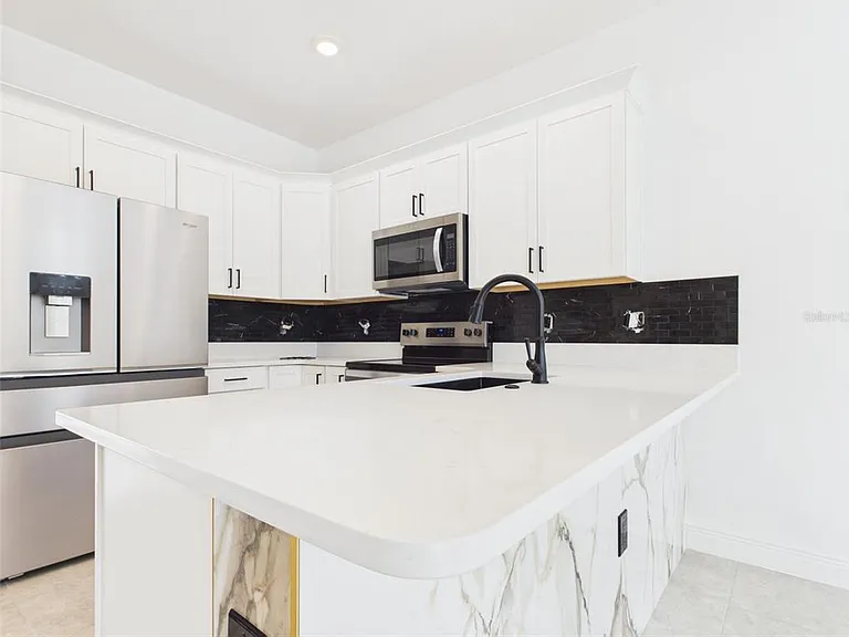 5611 SW 72nd Ct — Photo 8