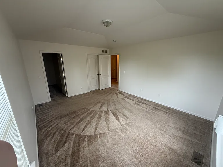 102 Riversedge Dr — Photo 18