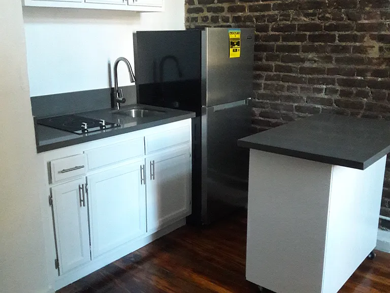 Manhattan Place — Photo 7