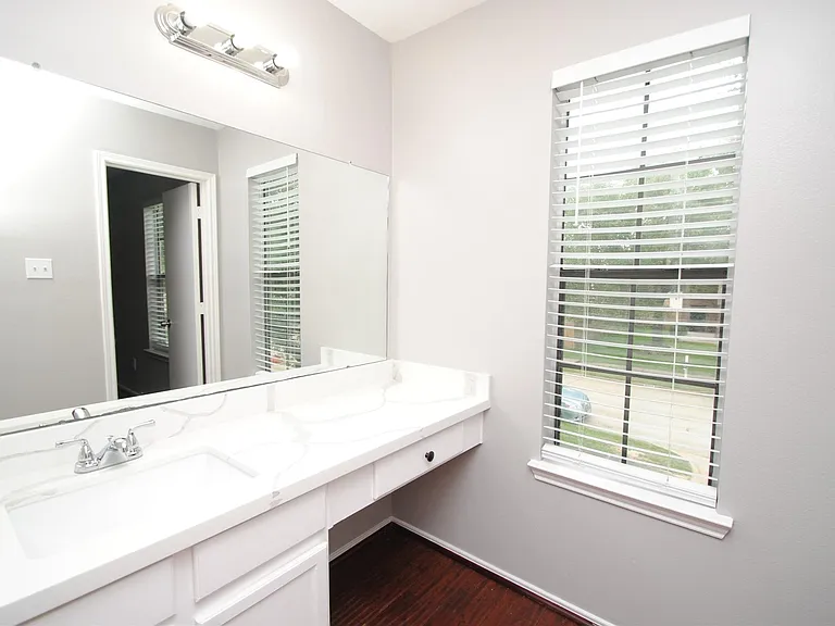 3923 Bridgebay Ln — Photo 9