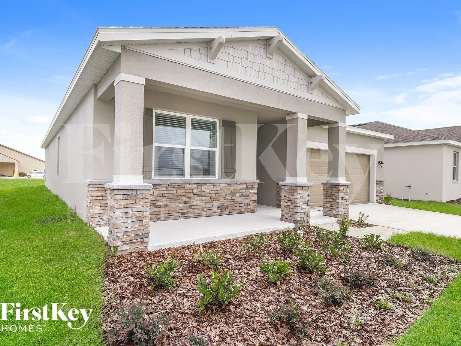 4 bed, 2.0 bath, 1839 sqft, $2,215 — Photo 2