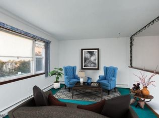 608 N 9th St, Newark, NJ 07107