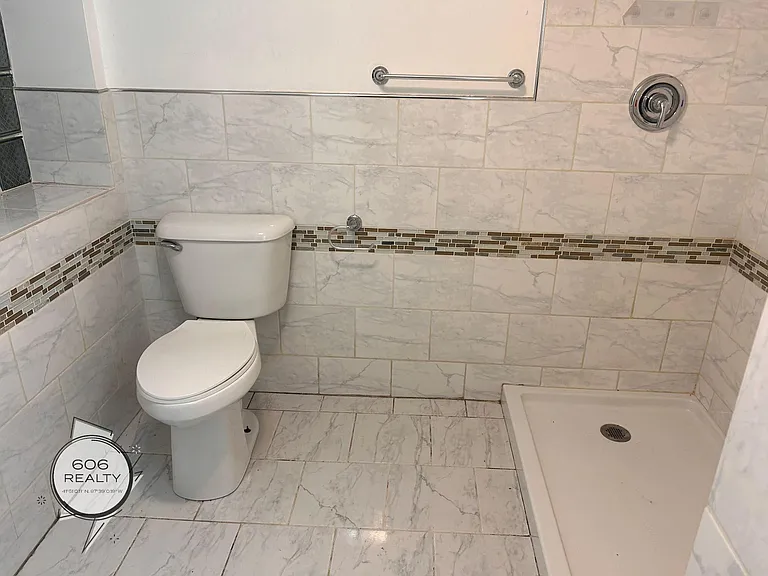 Great Two bed, One bath apartment in Cicero! — Photo 9