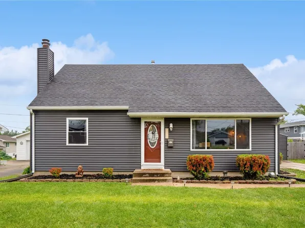 3007 Ravenwood Ter NW, Cedar Rapids, IA 52405