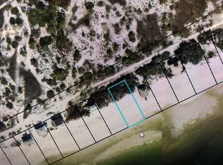 862 Gulf Shore Dr, Carrabelle, FL 32322