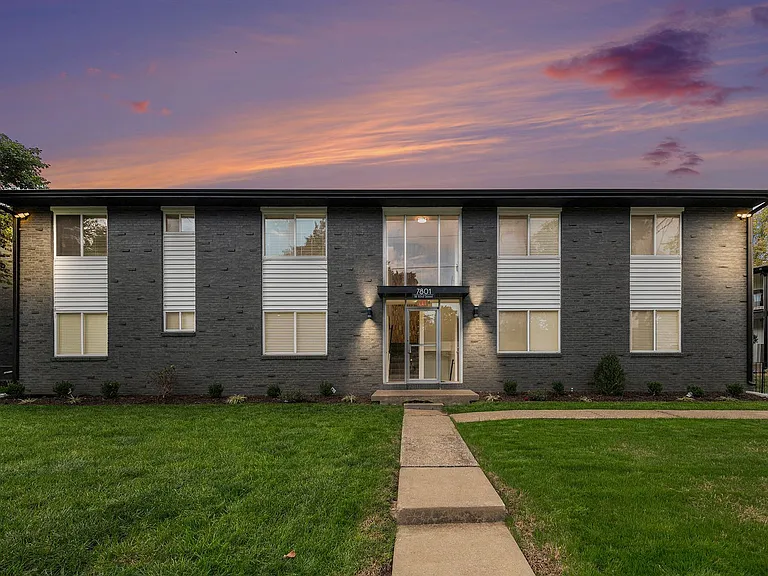 Royal Court Apartments — Photo 17