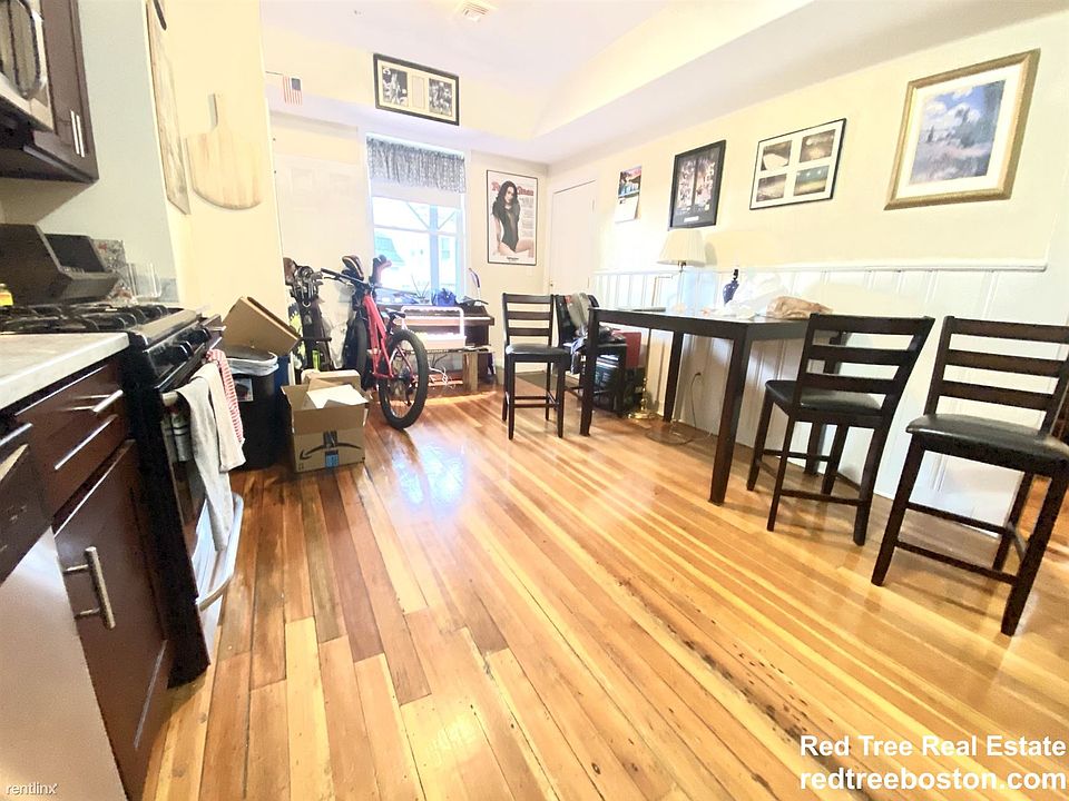 365 Meridian St 10