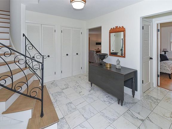 3rd image of 3898 N Valley Dr